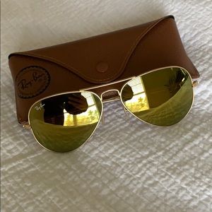 Gold Reflective Ray-Ban Aviators Limited Edition)